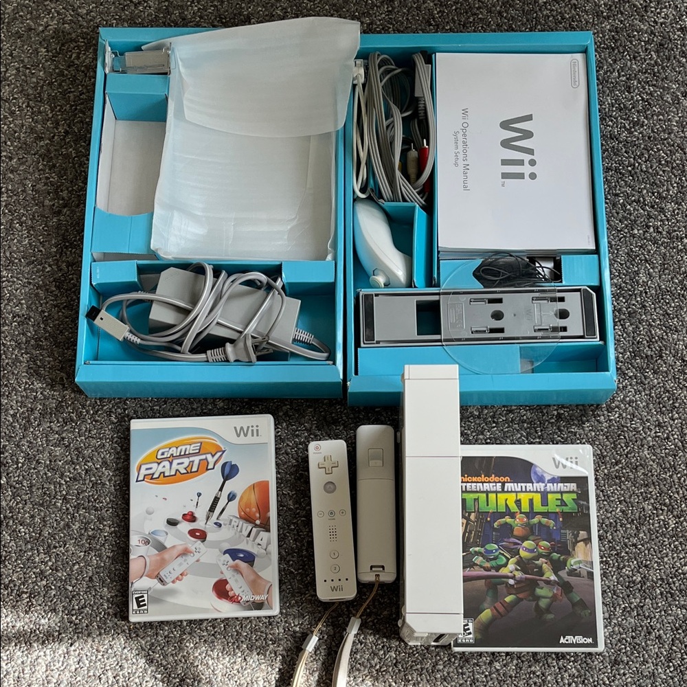 Wii Console original bundle